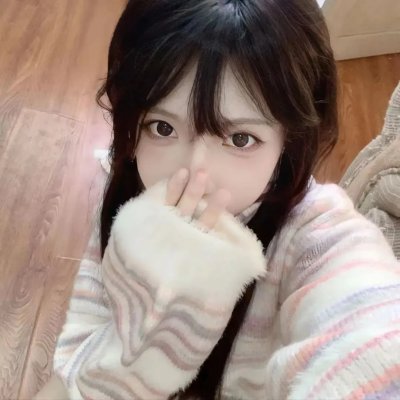 穿黑衣的女孩